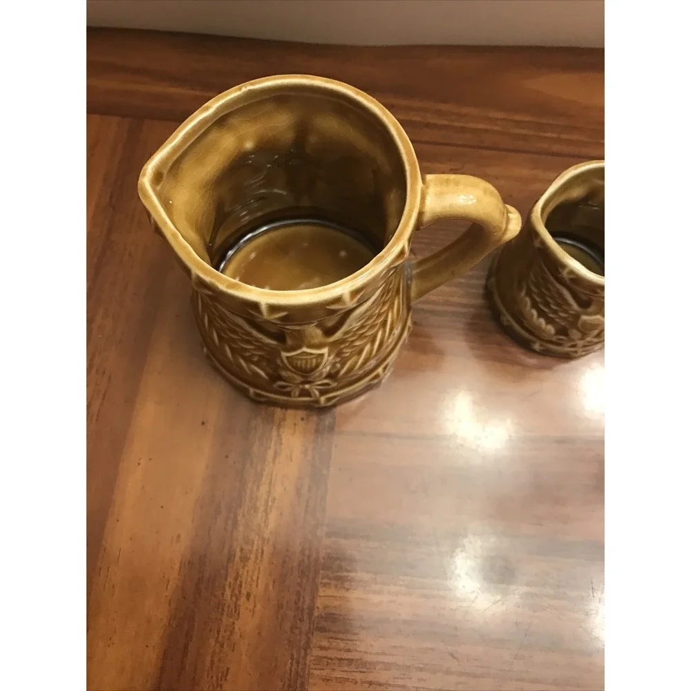 Made in Japan American Eagle measuring pitchers brown‎